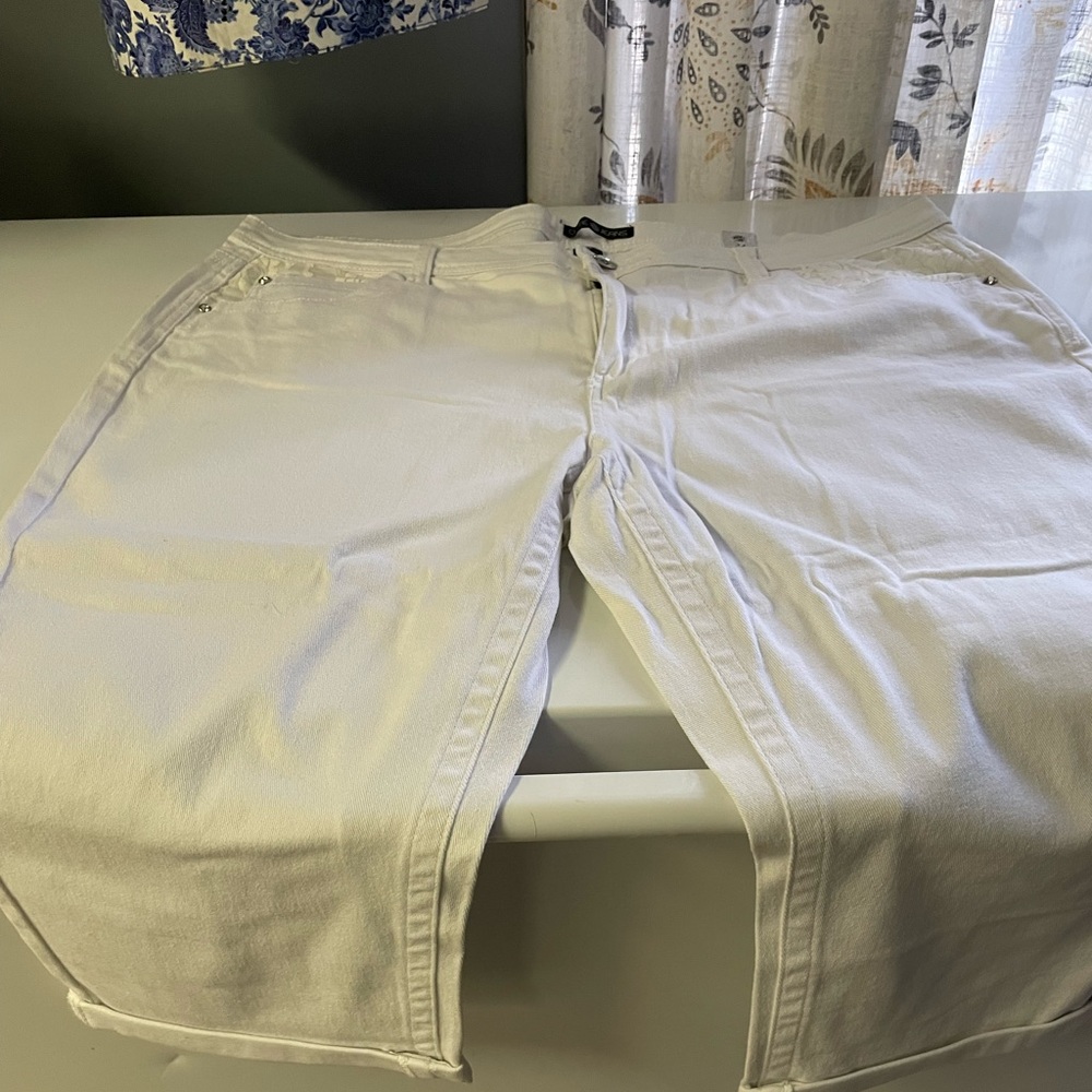 Capris - Picture 2 of 3